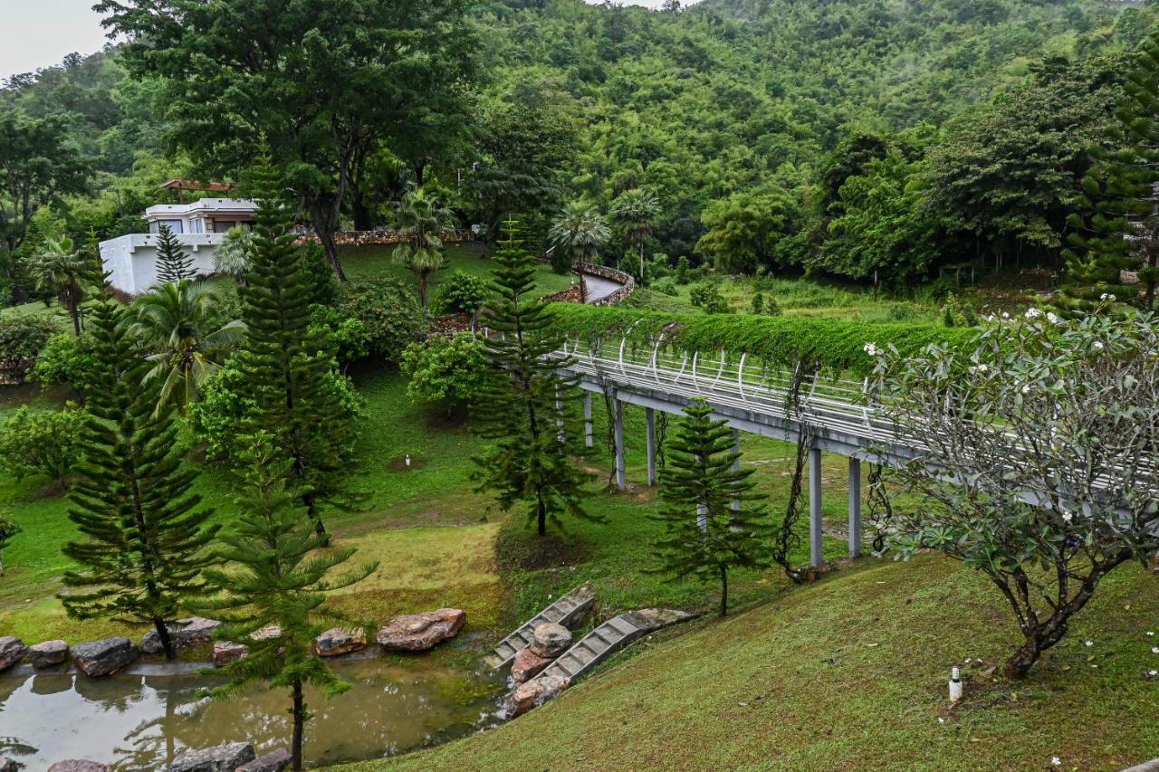 Swiss Valley Hip Resort Suan Phueng Εξωτερικό φωτογραφία