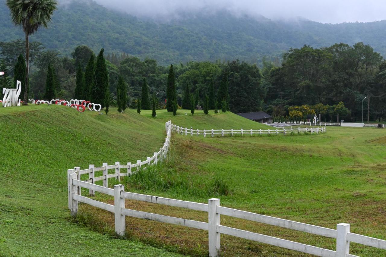 Swiss Valley Hip Resort Suan Phueng Εξωτερικό φωτογραφία