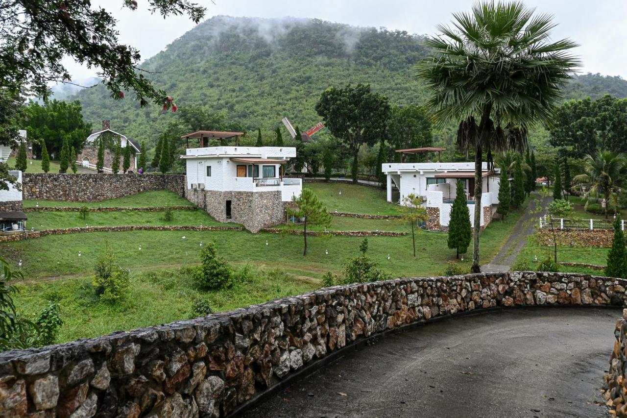 Swiss Valley Hip Resort Suan Phueng Εξωτερικό φωτογραφία