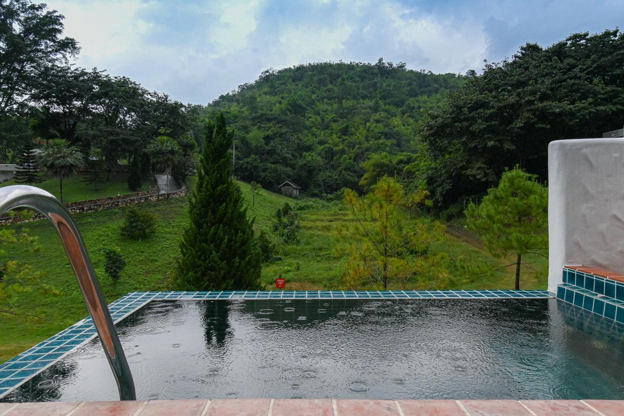 Swiss Valley Hip Resort Suan Phueng Δωμάτιο φωτογραφία